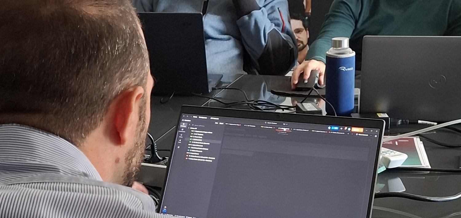 Massimo Turri (Head of Software Development) presenta l'API di Antares per il 1° Hackathon sul vibe coding di Saidea